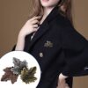 Vintage Broches Girls Pin Maple Leaf Brooch Bronze
