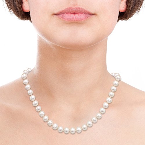 Elegance in Pearls: 14k Yellow Gold Akoya Cultured Pearl Necklace
