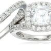 Swarovski Zirconia Halo Ring – Timeless Elegance in Platinum-Plated Sterling Silver 💎