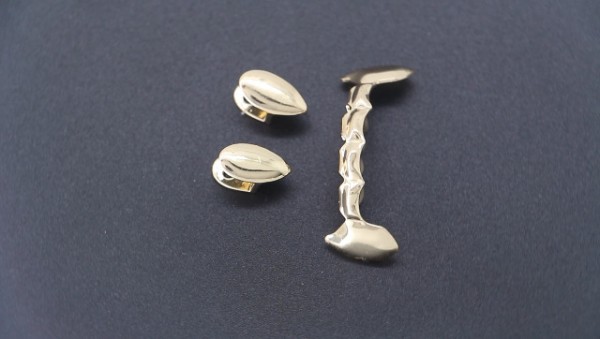 14K Gold Plated Vampire Fang Grillz Set – Perfect for Costume Parties & Bold Looks!