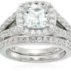 A luxurious platinum-plated sterling silver halo ring featuring Swarovski Zirconia, adding elegance and timeless beauty to any occasion. 