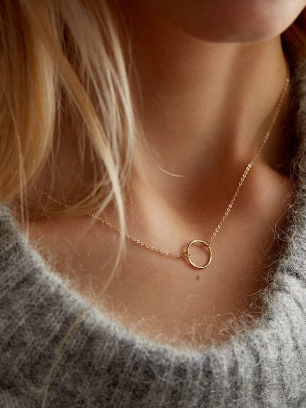 Simple Gold Choker with Disc Pendant Dainty Circle Necklace