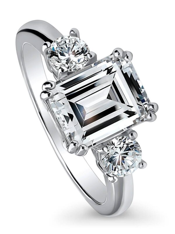 Eternal Elegance: Rhodium-Plated CZ 3-Stone Anniversary Ring ?✨