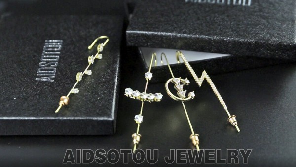 Hypoallergenic Piercing Gold Ear Cuffs Crawler Hook Earrings